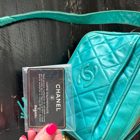 **RARE COLOR** Chanel Quilted Turquoise Crossbody Bag - Picture 3 of 12